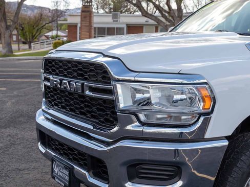 Used 2020 RAM 2500 Tradesman w/ Chrome Appearance Group AWD/4WD image 34
