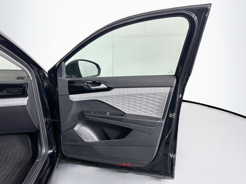 Used 2022 Volkswagen Taos S FWD image 29