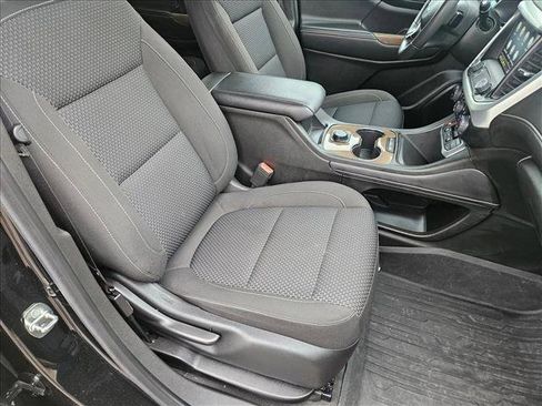 Certified 2023 GMC Acadia SLE w/ LPO, Floor Liner Package image 22