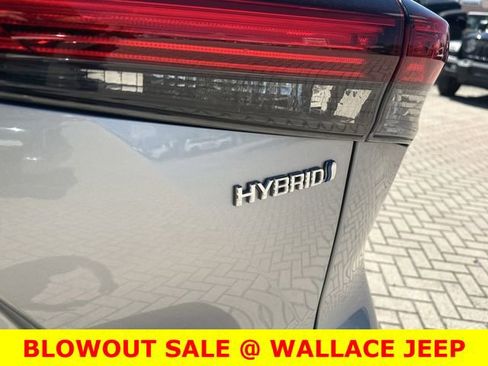 Used 2022 Toyota Highlander XLE image 9