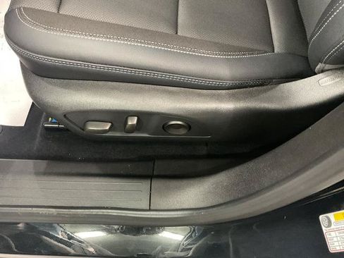 Used 2025 Chevrolet Equinox EV LT w/ Convenience Package II AWD/4WD image 12
