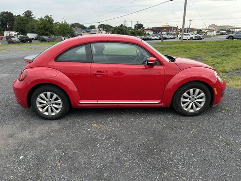 Used 2019 Volkswagen Beetle 2.0T FWD image 9