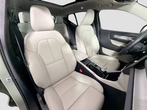 Certified 2023 Volvo XC40 B5 Plus w/ Driver Assist Package image 28