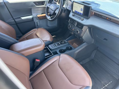 Used 2024 Ford Maverick Lariat FWD image 12