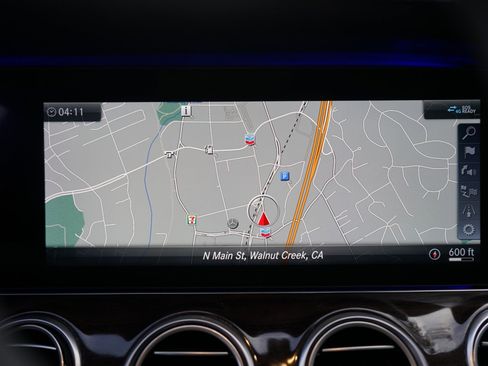 Used 2020 Mercedes-Benz E 450 4MATIC Wagon w/ Premium Package image 26