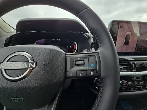 New 2026 Nissan Pathfinder Platinum FWD image 12