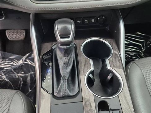 Used 2021 Toyota Highlander Platinum AWD/4WD image 12