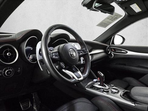 Used 2024 Alfa Romeo Stelvio AWD image 10