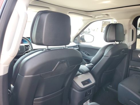 New 2027 Lincoln Navigator Reserve AWD/4WD image 28