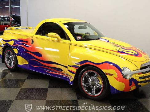 Used 2005 Chevrolet SSR w/ Preferred Equipment Group RWD image 14