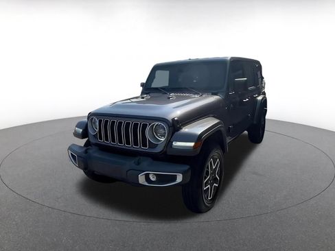 Used 2025 Jeep Wrangler Unlimited Sahara AWD/4WD image 6