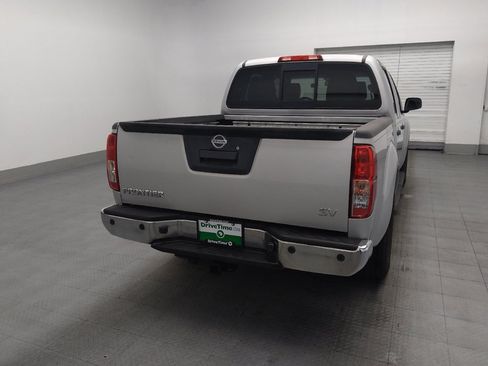 Used 2015 Nissan Frontier SV w/ SV Value Truck Package RWD image 7