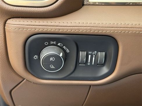 Used 2022 RAM 3500 Limited image 35