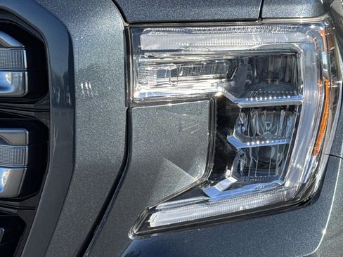 Used 2022 GMC Sierra 1500 AT4 w/ AT4 Preferred Package image 6