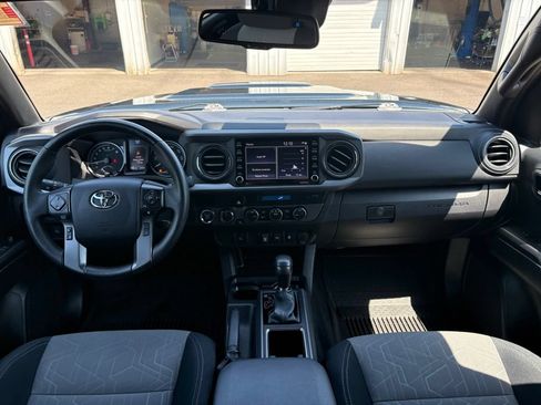 Used 2022 Toyota Tacoma TRD Sport w/ Black Out Package (TMS) AWD/4WD image 16