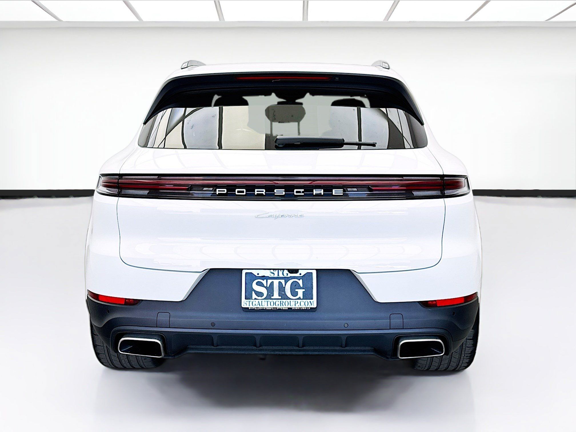 Used 2024 Porsche Cayenne AWD/4WD image 5