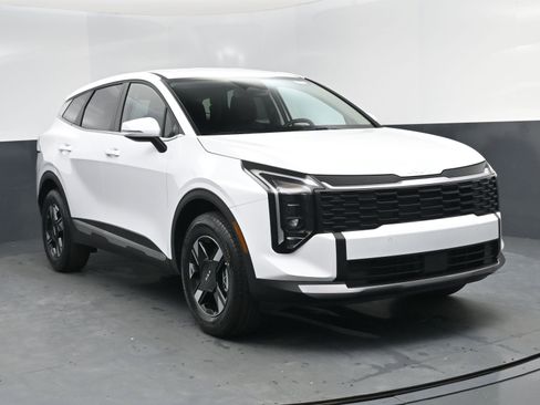 New 2026 Kia Sportage LX w/ LX Convenience Package AWD/4WD image 10