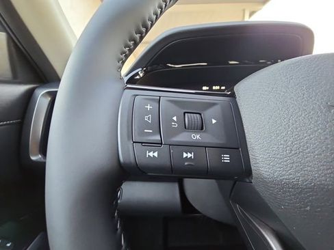 New 2026 Nissan Pathfinder SL image 11