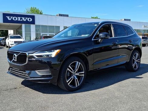 Used 2019 Volvo XC60 T5 Momentum w/ Multimedia Package AWD/4WD image 3
