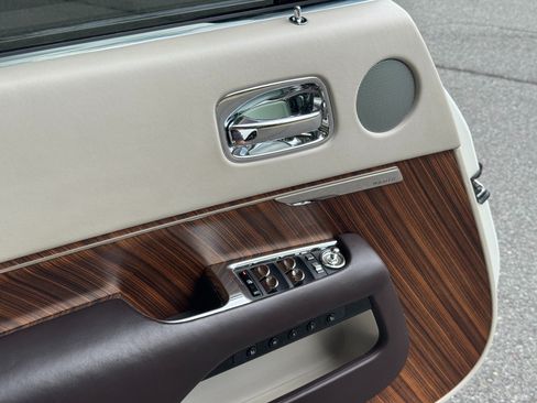 Used 2017 Rolls-Royce Wraith RWD image 27
