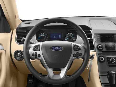 Used 2018 Ford Taurus SEL w/ Equipment Group 201A FWD image 4