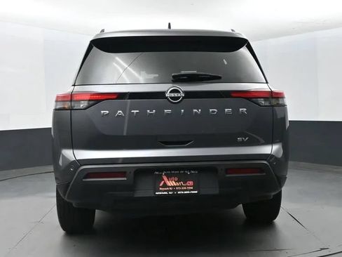 Used 2024 Nissan Pathfinder SV FWD image 8