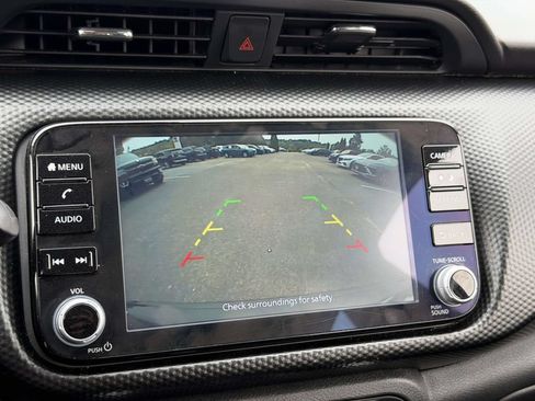 Used 2024 Nissan Kicks SV FWD image 4