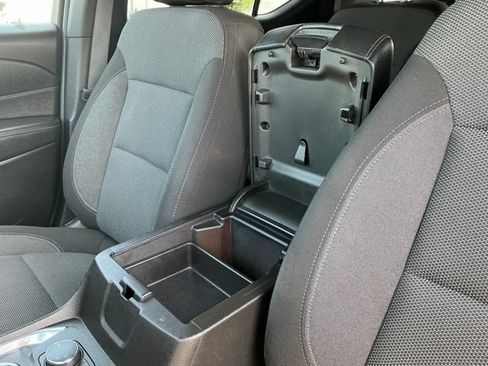 Used 2023 Chevrolet Traverse LT FWD image 31