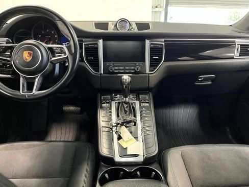 Used 2017 Porsche Macan AWD/4WD image 20