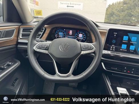 Certified 2025 Volkswagen Atlas SE image 14