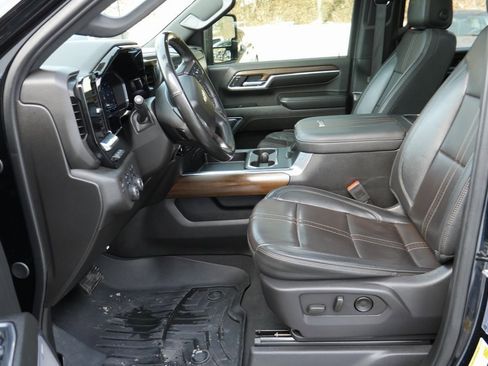 Used 2024 Chevrolet Silverado 2500 High Country w/ High Country Premium Package image 8