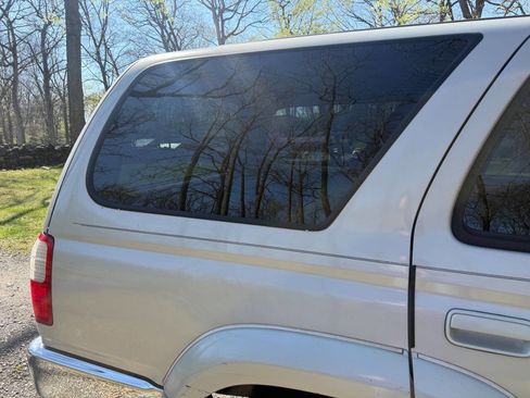 Used 2000 Toyota 4Runner SR5 image 15