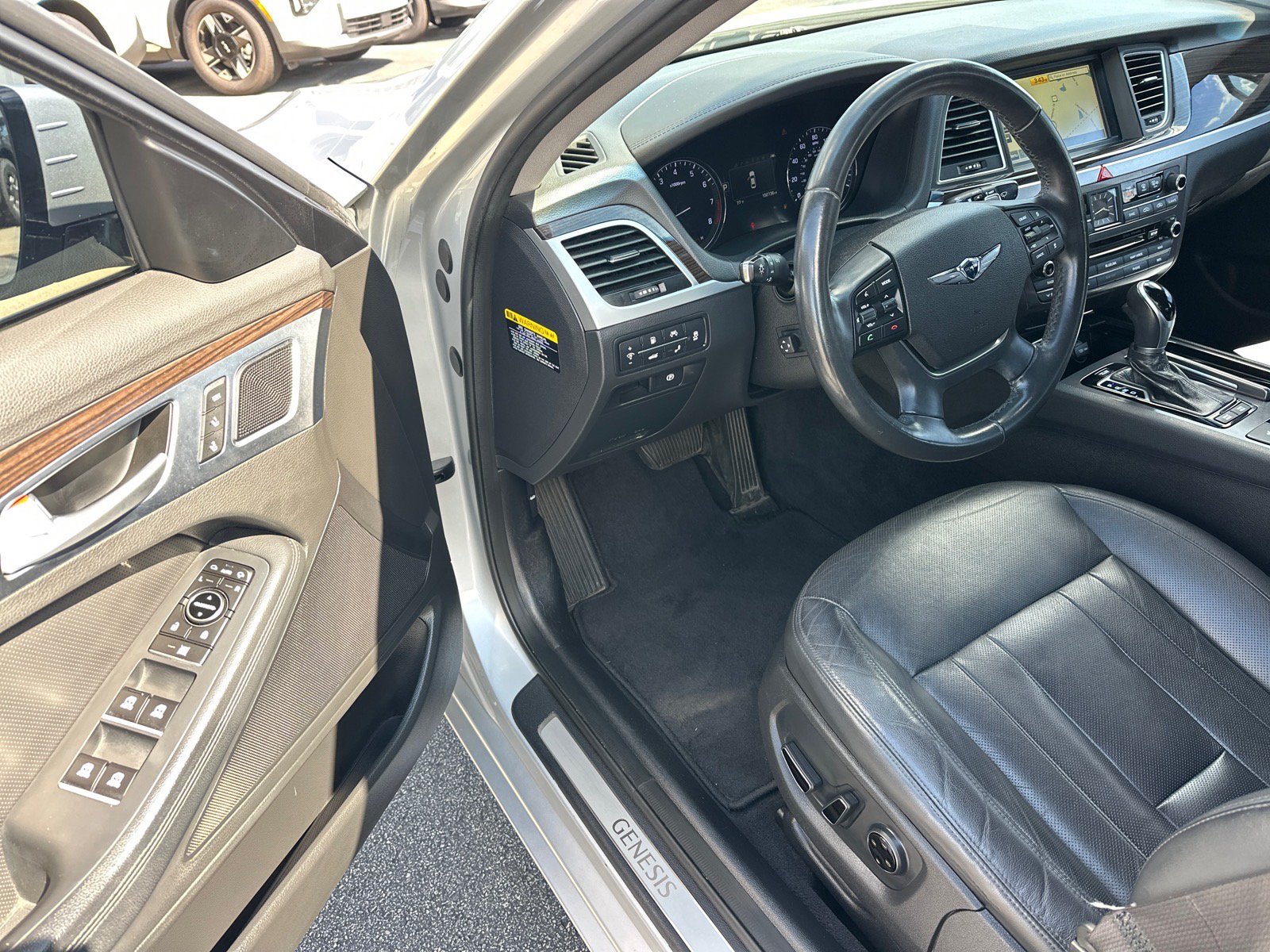Used 2017 Genesis G80 3.8 RWD image 7