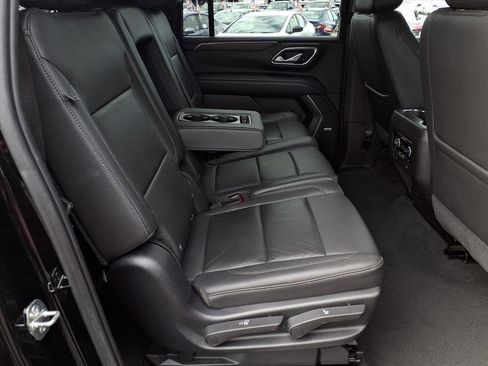 Used 2021 Chevrolet Suburban Z71 w/ Luxury Package image 21