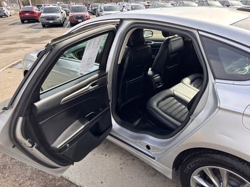 Used 2017 Ford Fusion Energi SE image 17