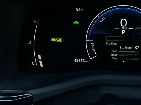 Used 2025 Toyota Camry LE image 37