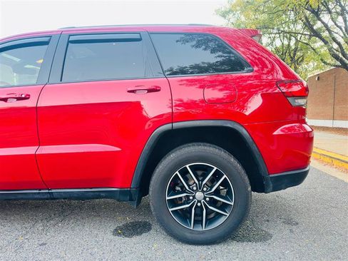 Used 2017 Jeep Grand Cherokee Trailhawk image 7