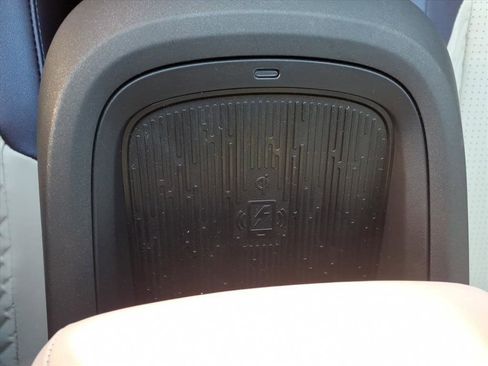 New 2026 Nissan Leaf Platinum+ image 16