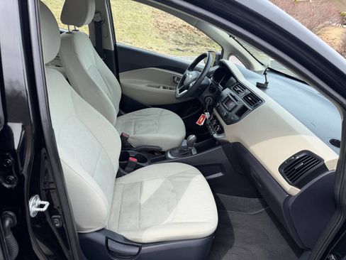 Used 2012 Kia Rio LX w/ PWR Pkg image 9