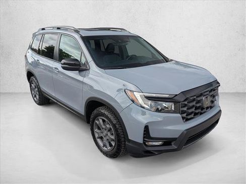 Certified 2025 Honda Passport TrailSport image 3