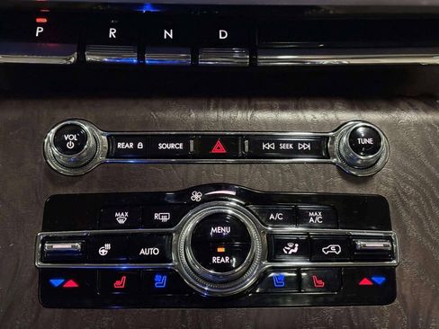 Used 2021 Lincoln Aviator Reserve w/ Equipment Group 202A AWD/4WD image 36