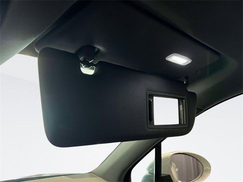 Used 2022 Porsche Cayenne Platinum Edition image 32