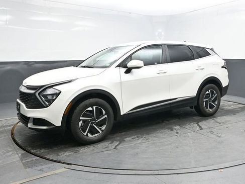 Used 2023 Kia Sportage LX AWD/4WD image 3