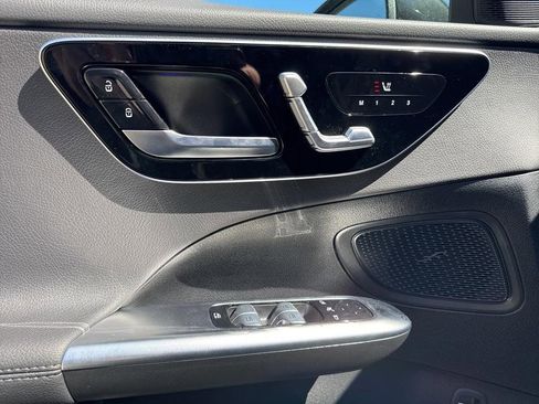 Used 2025 Mercedes-Benz C 300 4MATIC Sedan image 9