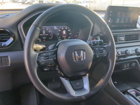 Certified 2024 Honda Pilot Elite image 17