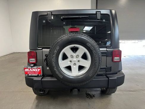 Used 2016 Jeep Wrangler Sport w/ Quick Order Package 24S AWD/4WD image 4