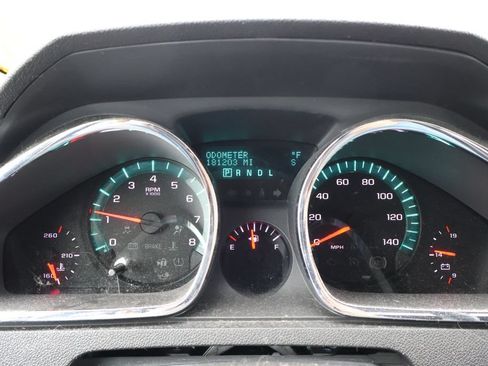 Used 2011 Chevrolet Traverse LT w/ LPO, 'HIT The Road' Package FWD image 19