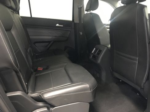 Used 2023 Volkswagen Atlas SE w/ Panoramic Sunroof Package image 11