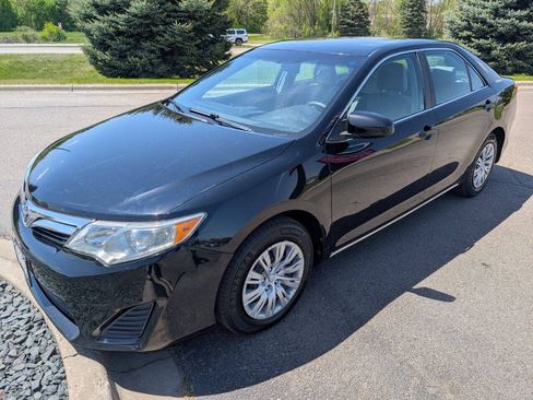 Used 2014 Toyota Camry LE FWD image 5