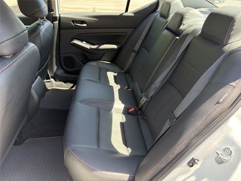Used 2024 Nissan Altima 2.5 SR w/ SR Premium Package FWD image 23